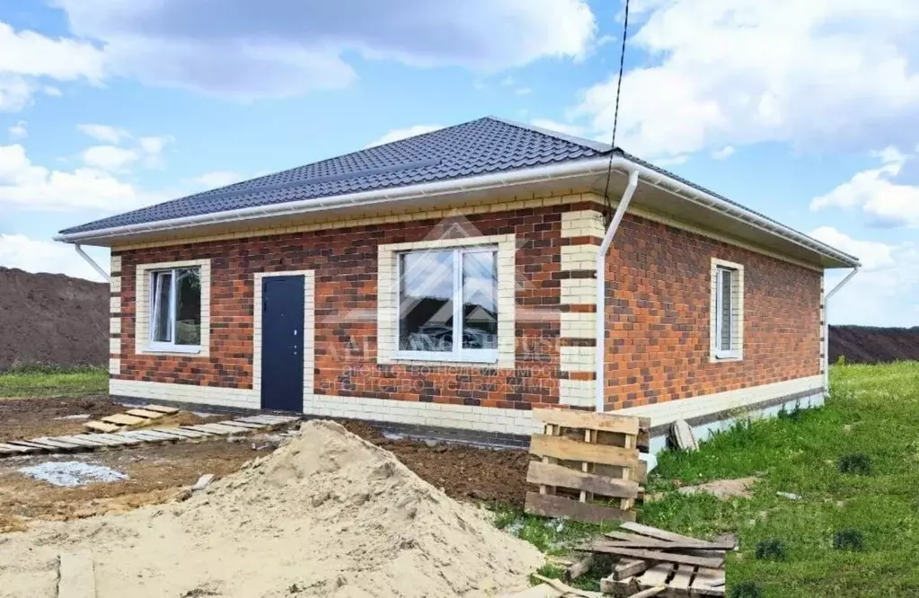 Дом в Татарстан, Лаишевский район, Никольское с/пос, с. Сапуголи, ... - Фото 0