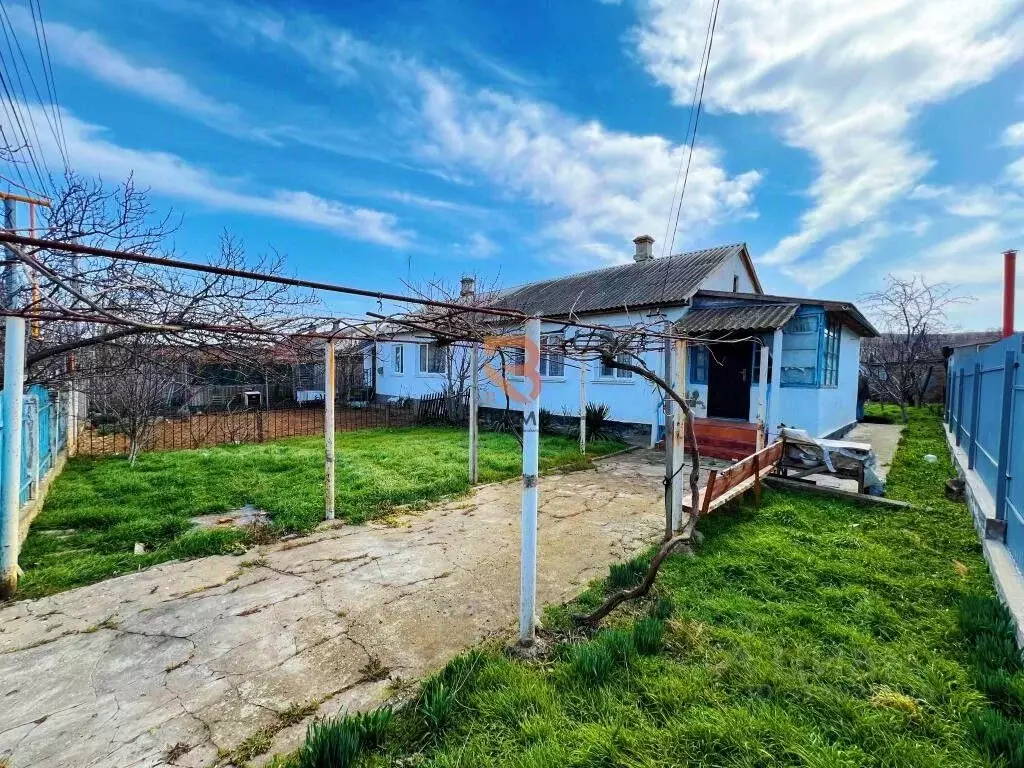 Дом в Севастополь с. Орловка, ул. Школьная, 18 (56 м) - Фото 0
