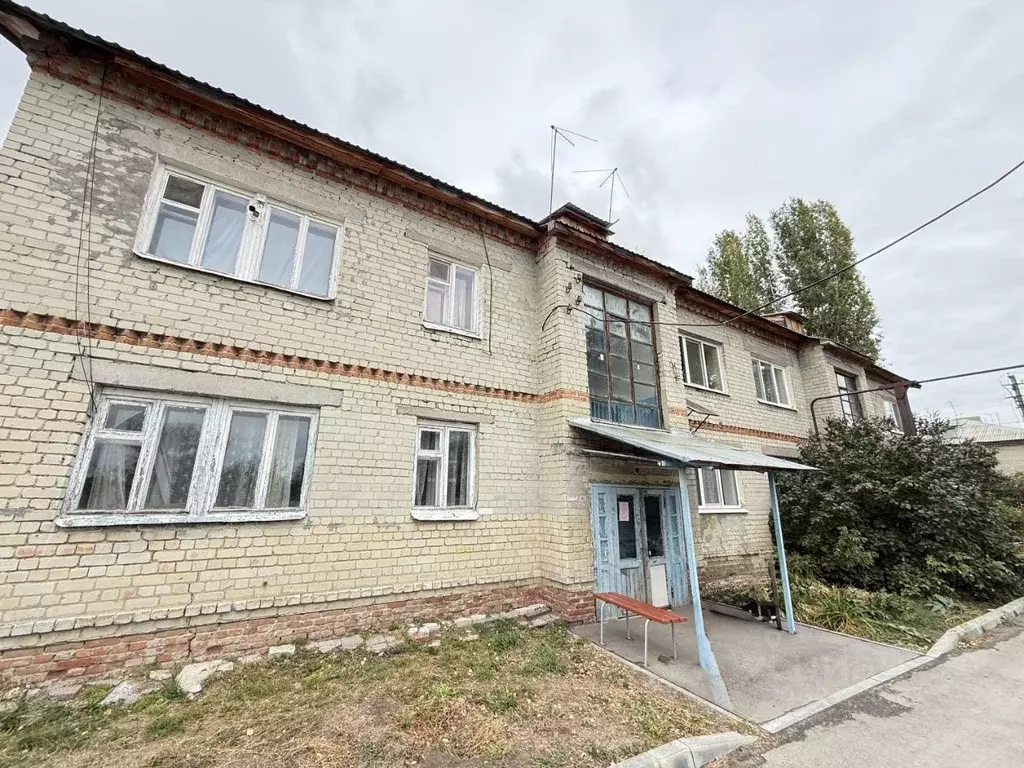 2-к кв. Саратовская область, пос. Сельхозтехника ул. Комсомольская, 1 ... - Фото 0