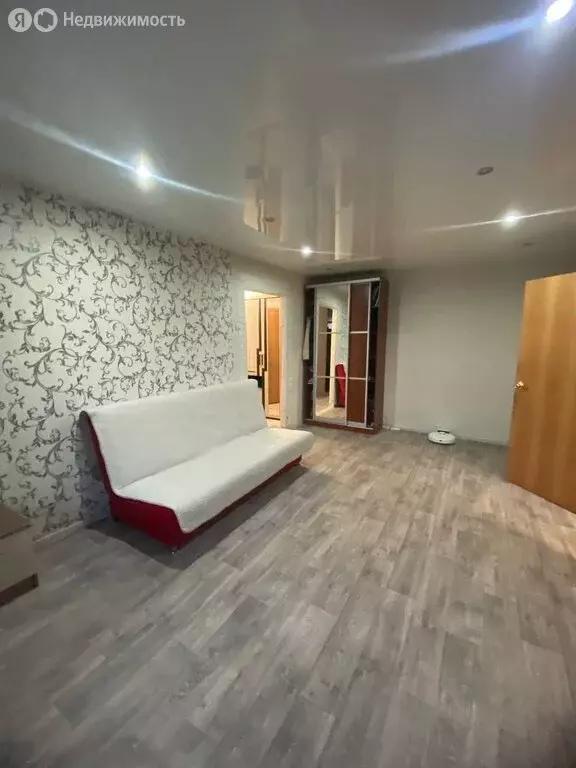 2-комнатная квартира: Новоуральск, Первомайская улица, 33 (50 м) - Фото 1