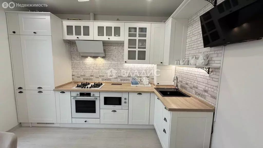 2-комнатная квартира: Калининград, Флотская улица, 9 (64.6 м) - Фото 1