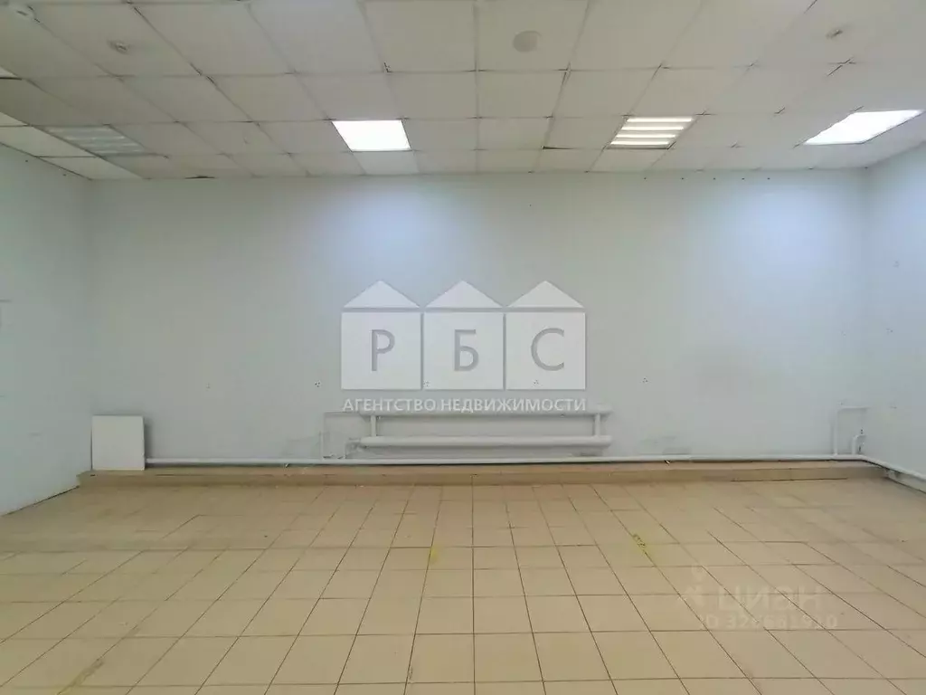 Помещение свободного назначения в Саратовская область, Энгельс пл. ... - Фото 2