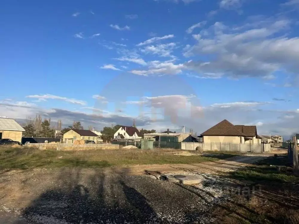 Участок в Крым, Саки ул. Счастливая (7.7 сот.) - Фото 1