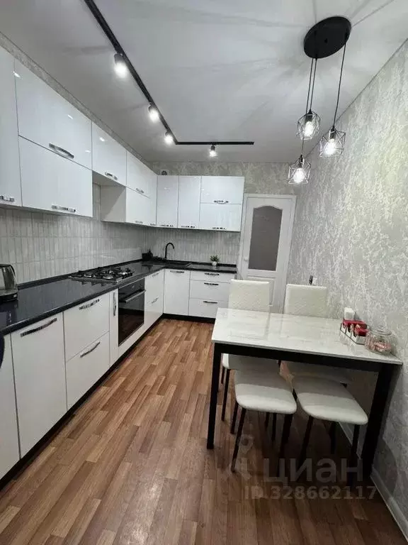 2-к кв. Татарстан, Альметьевск Алсу мкр, ул. Рината Галеева, 33 (56.0 ... - Фото 2