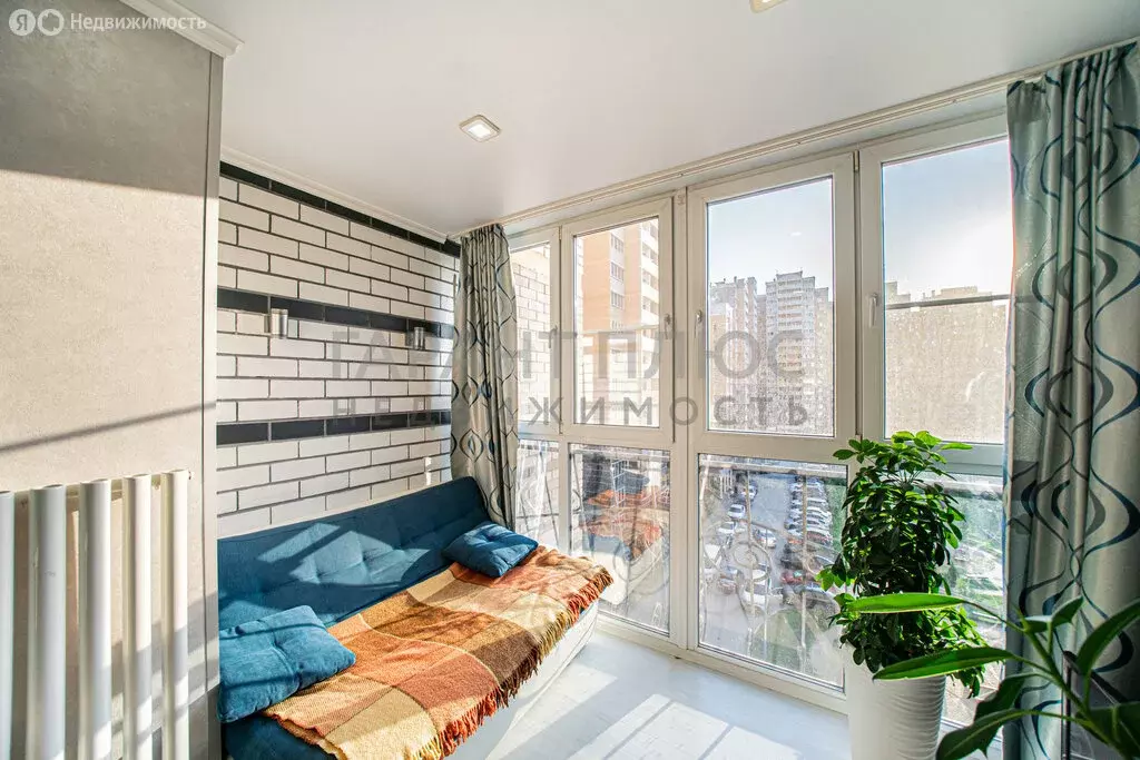 2-комнатная квартира: Липецк, улица Е.И. Замятина, 1 (65 м) - Фото 0