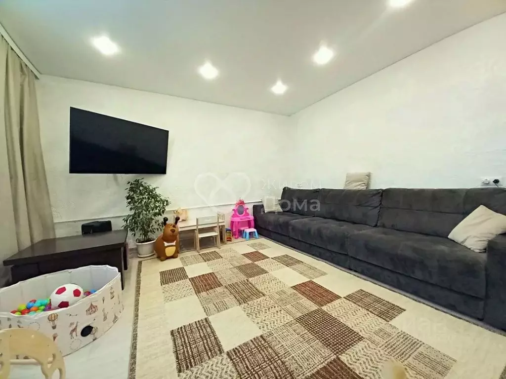 Дом в Волгоградская область, Средняя Ахтуба рп ул. Омская (98 м) - Фото 2