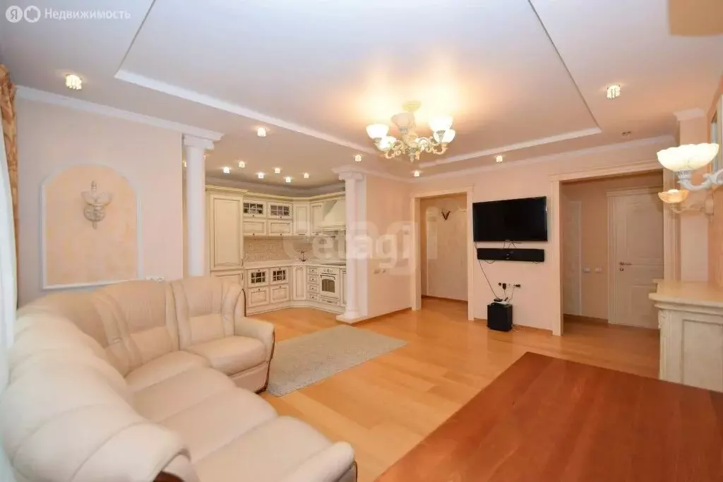 2-комнатная квартира: Тюмень, Харьковская улица, 72Б (68 м) - Фото 1