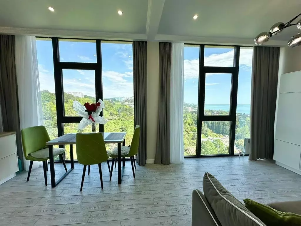 2-к кв. Краснодарский край, Сочи Светлана мкр, ул. Депутатская, 10Б/1 ... - Фото 0