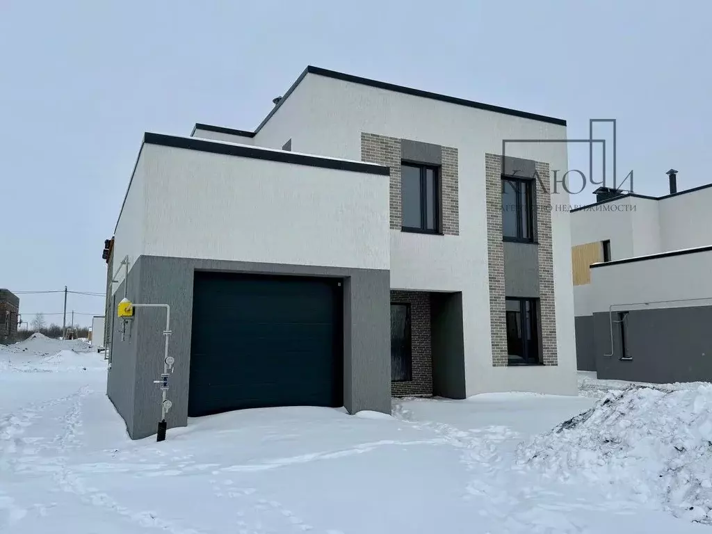 Дом в Челябинская область, Магнитогорск ул. Бирюзовая (199 м) - Фото 1