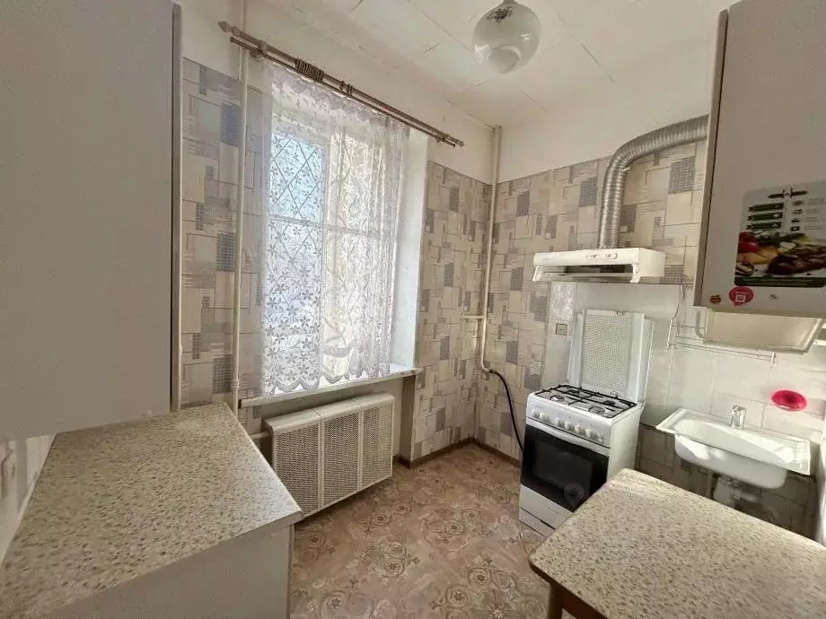 2-к кв. Пермский край, Березники ул. Челюскинцев, 10 (45.8 м) - Фото 1