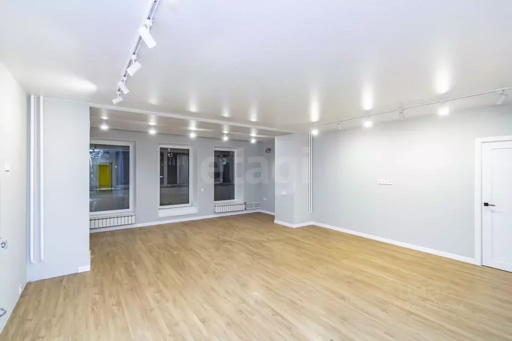 2-к кв. Тюменская область, Тюмень ул. Немцова, 4 (93.6 м) - Фото 1