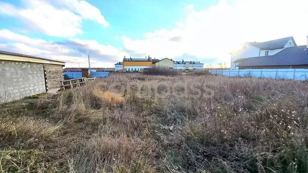 Участок в Тюменская область, Тюменский район, д. Ушакова, Молодежный ... - Фото 0