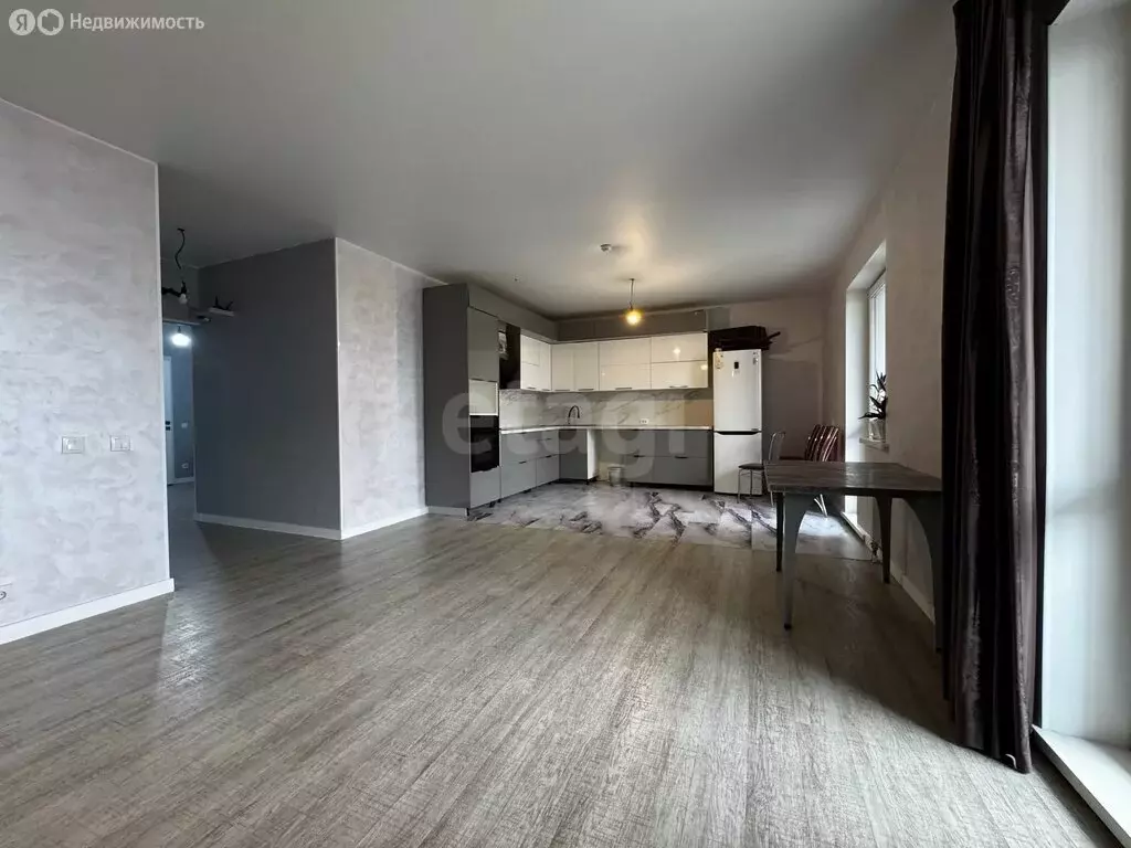 3-комнатная квартира: Красноярск, улица Авиаторов, 3 (98 м) - Фото 2