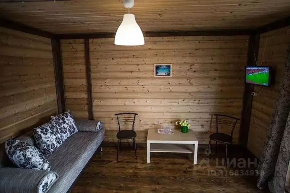 Дом в Алтай, Чемальский район, Узнезинское с/пос, с. Узнезя ул. ... - Фото 1