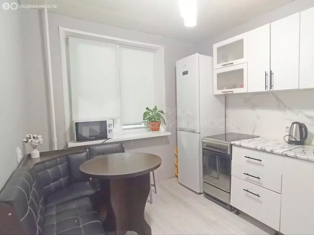 1-комнатная квартира: Тюмень, улица Федюнинского, 13 (33 м) - Фото 1