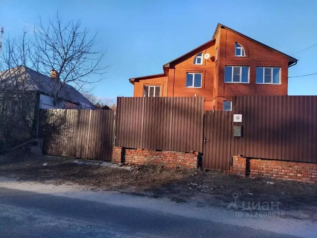 Дом в Курская область, Курский район, Клюквинский сельсовет, д. ... - Фото 0