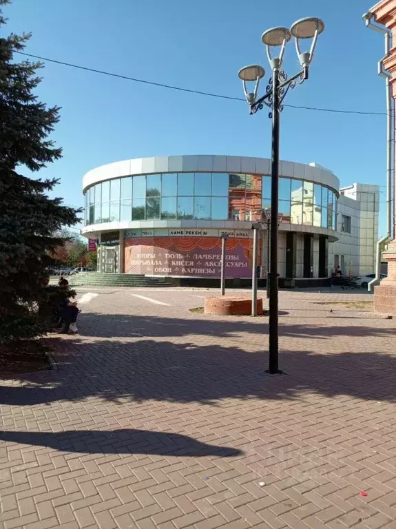 Торговая площадь в Саратовская область, Энгельс пл. Свободы, 3/1 (211 ... - Фото 0