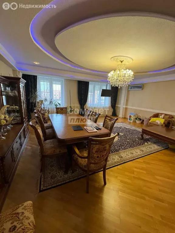 6-комнатная квартира: Грозный, Байсангуровский район, бульвар Султана ... - Фото 1