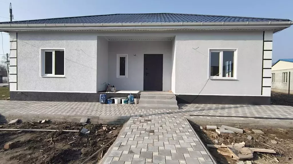 Дом в Краснодарский край, Темрюк ул. Бувина, 279/1 (88 м) - Фото 1