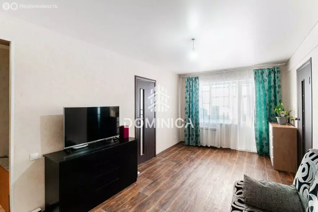 2-комнатная квартира: Омск, микрорайон Городок Нефтяников, улица 19-го ... - Фото 2