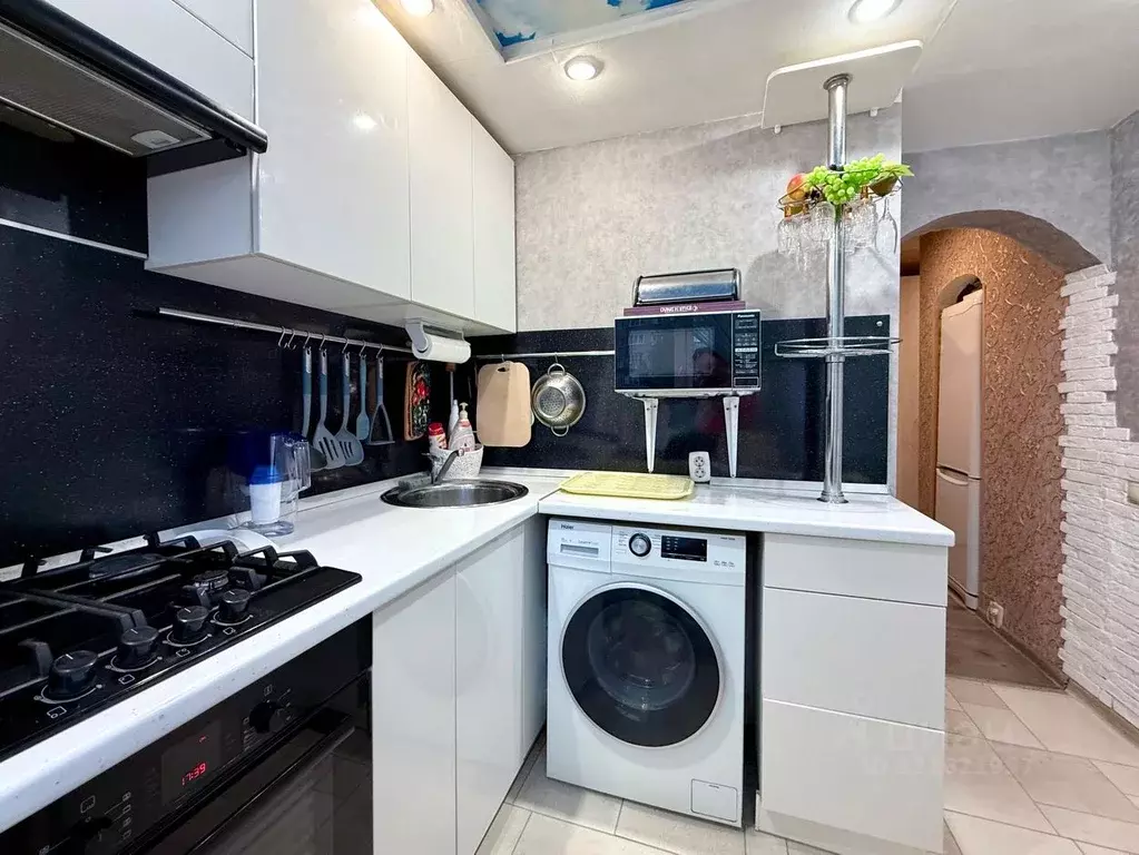 3-к кв. Кировская область, Киров ул. Чапаева, 50 (51.9 м) - Фото 2