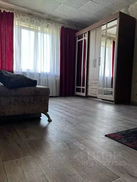 1-к кв. Свердловская область, Богданович 3-й кв-л, 8 (45.0 м) - Фото 1