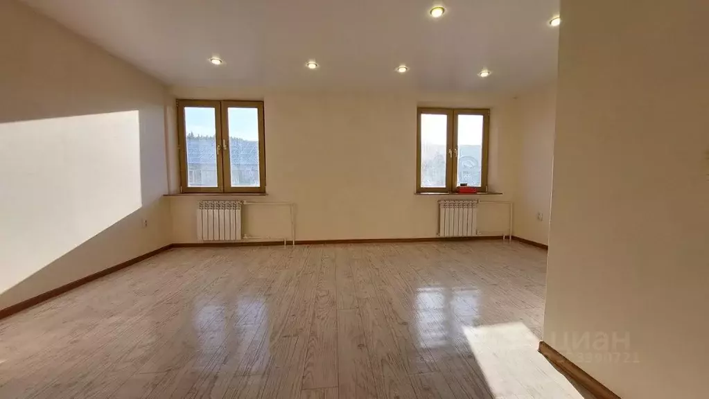 Студия Ханты-Мансийский АО, Ханты-Мансийск ул. Строителей, 12 (26.3 м) - Фото 1