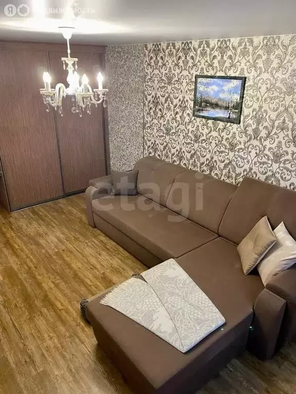 3-комнатная квартира: Верхняя Салда, Спортивная улица, 16 (68.6 м) - Фото 1