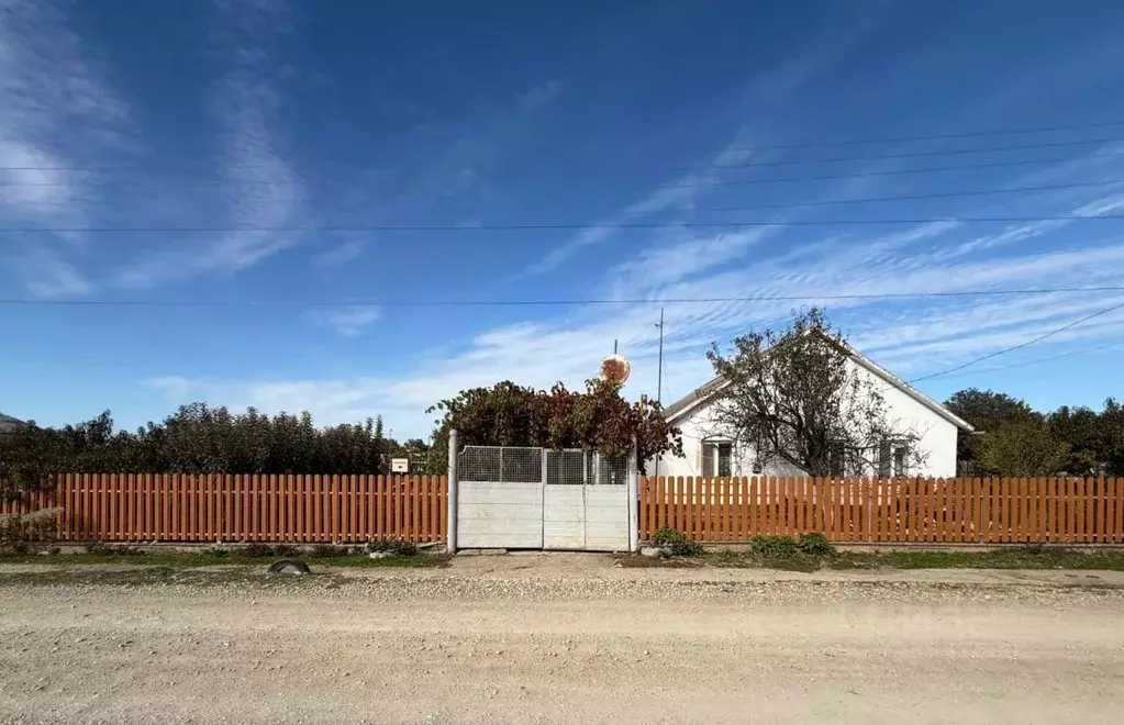 Дом в Крым, Джанкойский район, с. Заречное ул. Парковая, 19 (91 м) - Фото 2