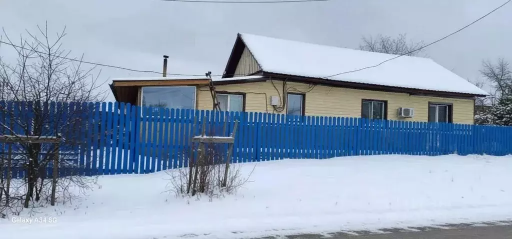 Дом в Амурская область, Серышевский муниципальный округ, с. Хитровка ... - Фото 1