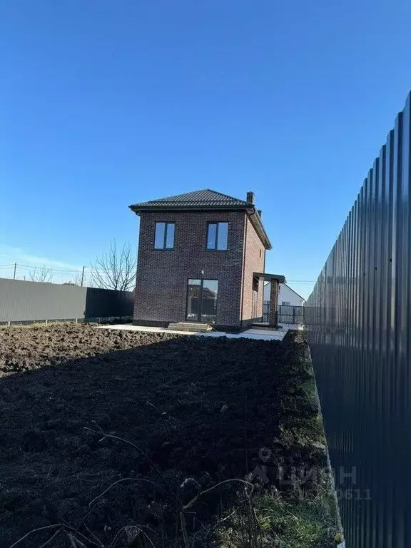 Дом в Краснодарский край, Динской район, Новотитаровская ст-ца ул. ... - Фото 2