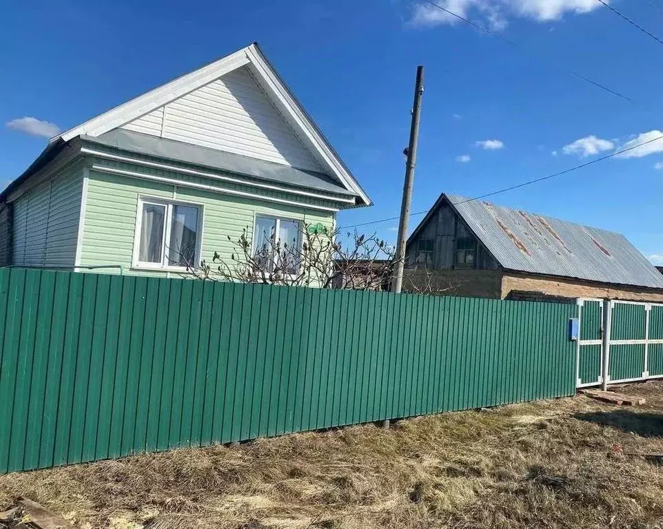 Дом в Оренбургская область, Бузулукский район, Елшанский сельсовет, с. ... - Фото 1