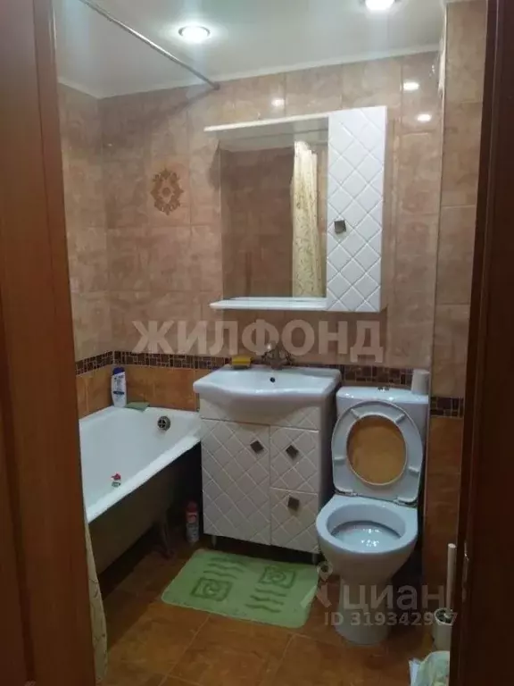 1-к кв. Новосибирская область, Новосибирск Шлюз мкр, ул. Сиреневая, 19 ... - Фото 0