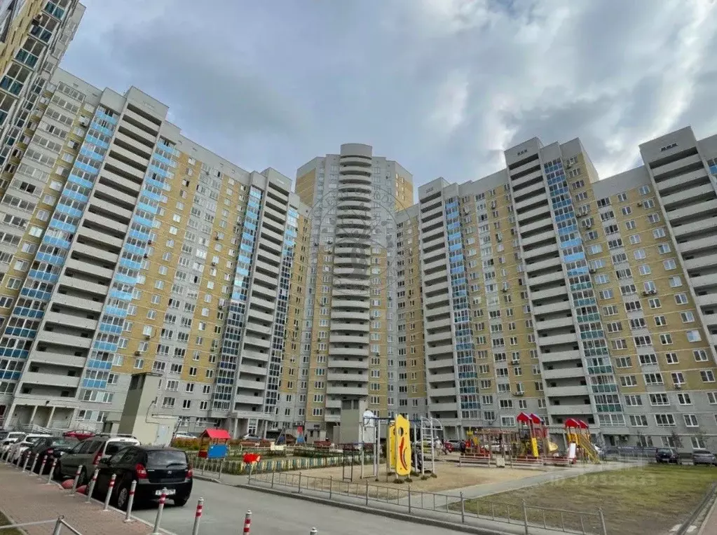 3-к кв. Свердловская область, Екатеринбург ул. Библиотечная, 45 (78.8 ... - Фото 1