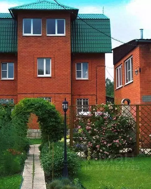 Коттедж в Московская область, пос. Звездный городок  (200 м) - Фото 1