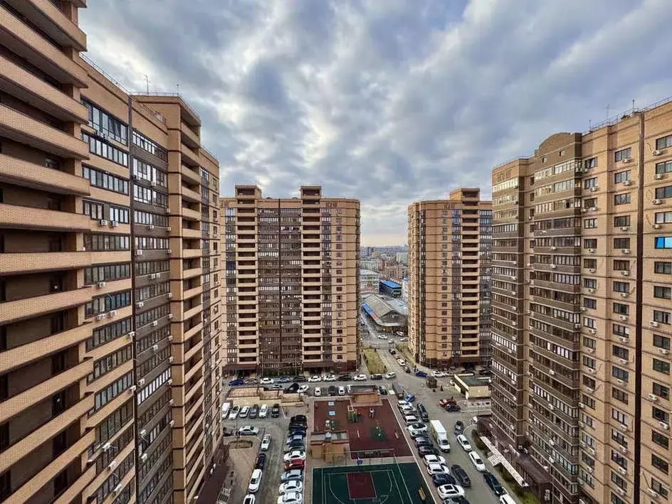 3-к кв. Краснодарский край, Краснодар Центральный мкр, ул. ... - Фото 0