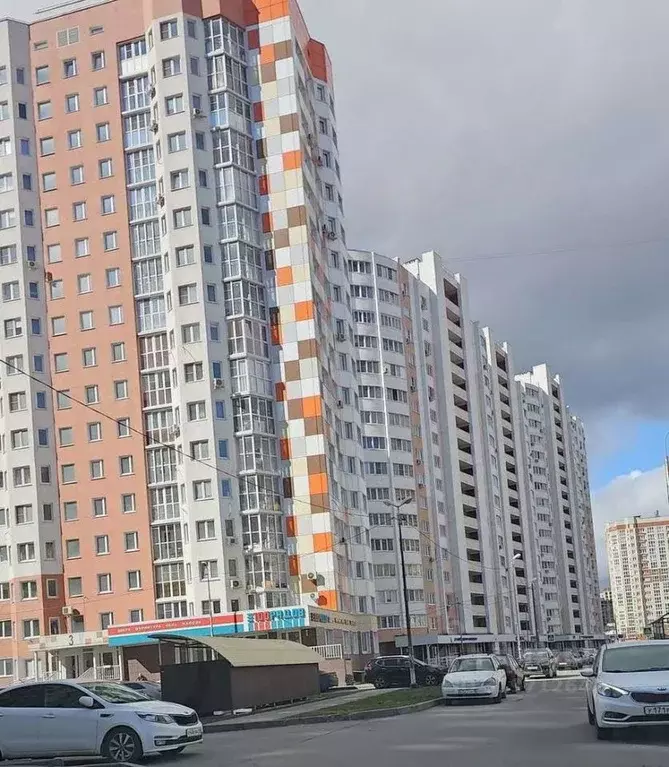 2-к кв. Липецкая область, Липецк ул. И.В. Свиридова, 18 (69.6 м) - Фото 1
