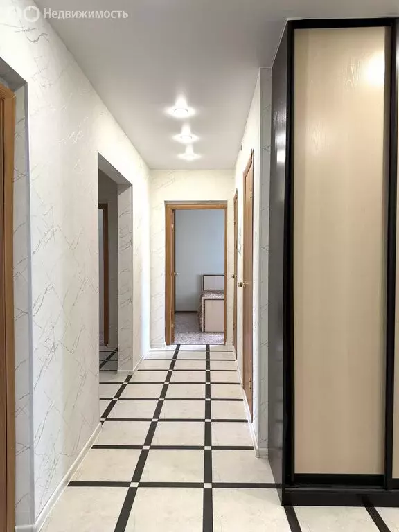 3-комнатная квартира: Томск, улица Дизайнеров, 1 (83.3 м) - Фото 2