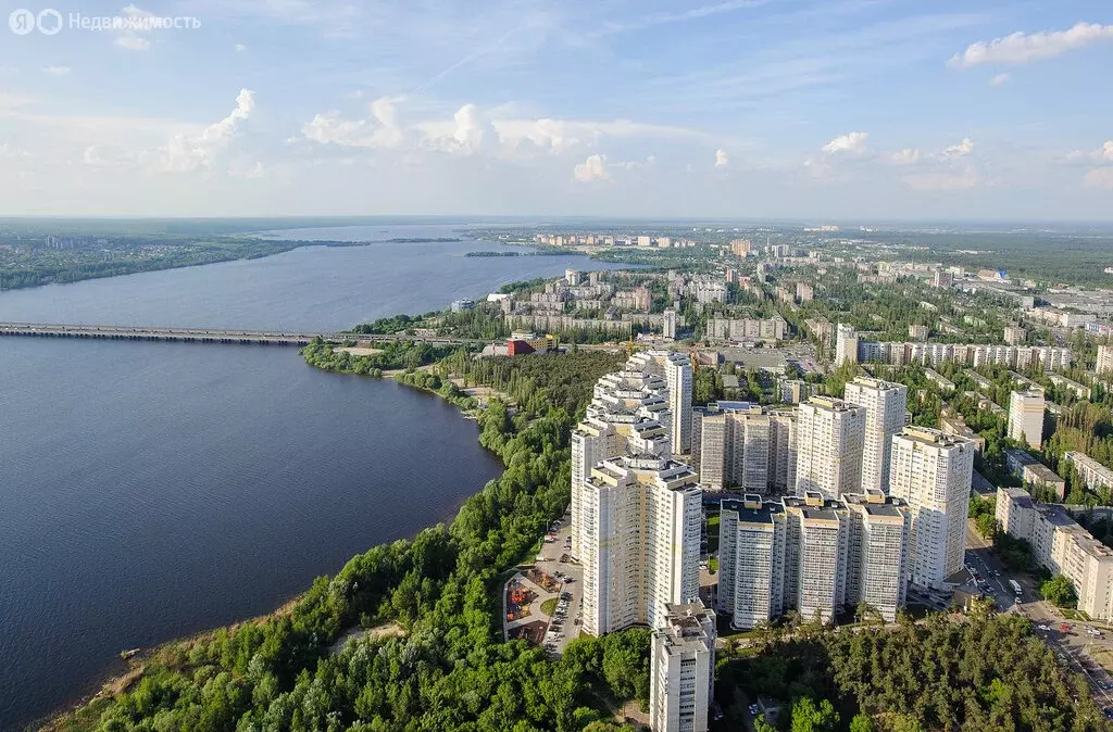 3-комнатная квартира: Воронеж, улица Перевёрткина, 1/10 (93 м) - Фото 1