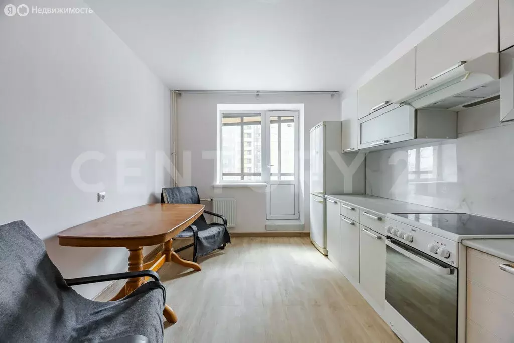 3-комнатная квартира: Парголово, улица Фёдора Абрамова, 4 (85 м) - Фото 1