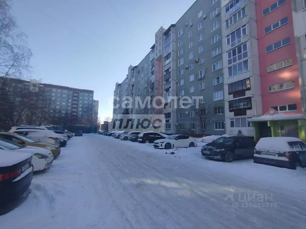 2-к кв. Омская область, Омск ул. Крупской, 27к2 (67.9 м) - Фото 2