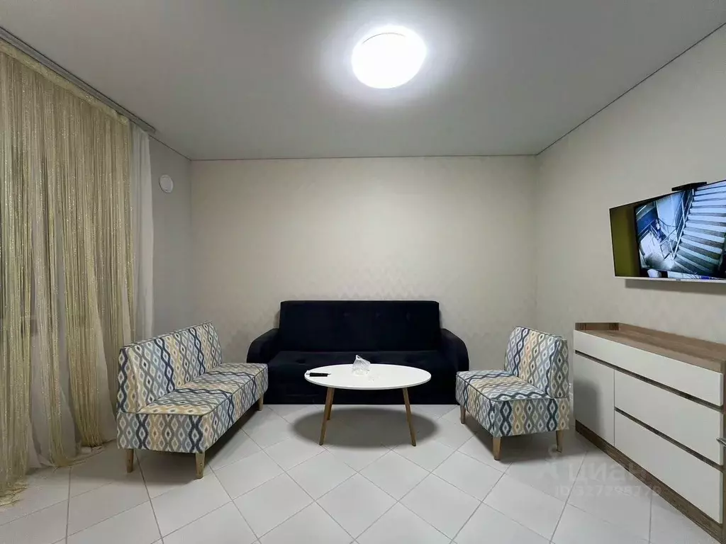 2-к кв. Крым, Симферополь ул. Темиз, 43 (65.0 м) - Фото 1