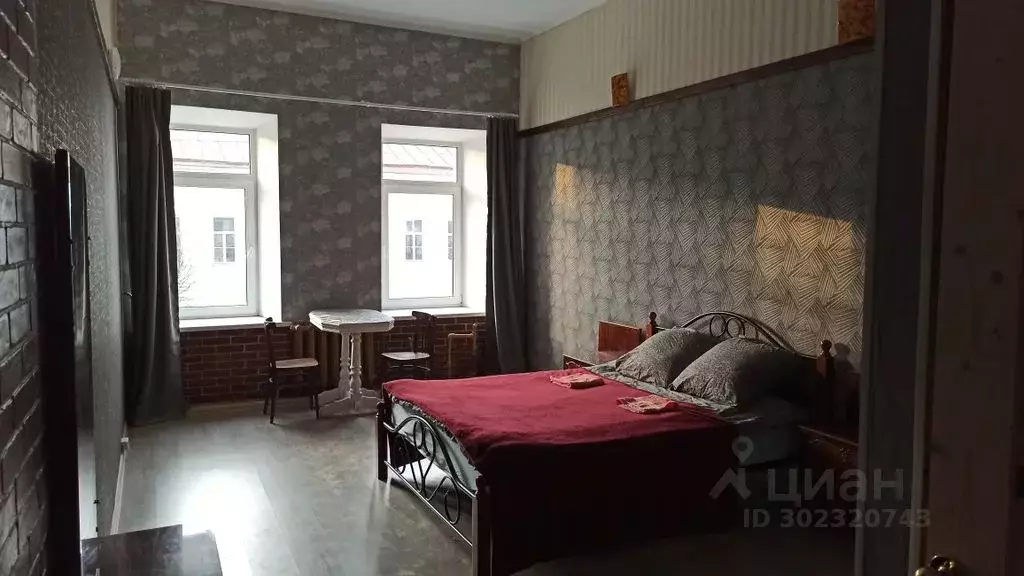 3-к кв. Калужская область, Таруса Октябрьская ул., 2/1 (95.0 м) - Фото 0