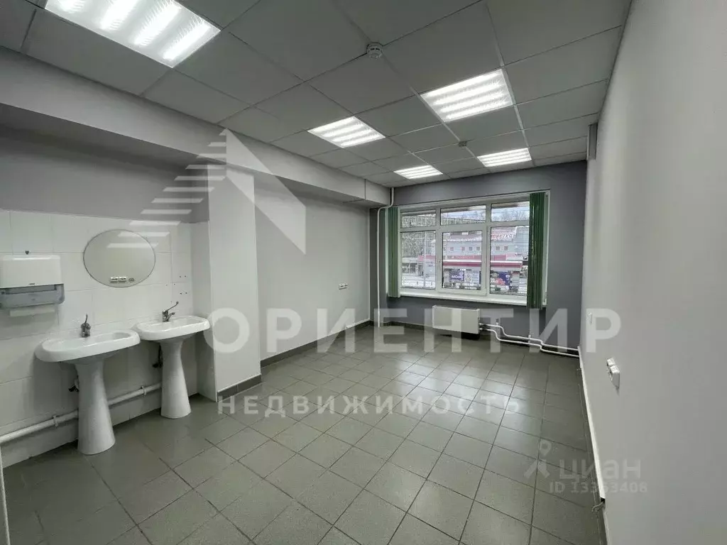 Офис в Свердловская область, Екатеринбург ул. Смазчиков, 3 (192 м) - Фото 1