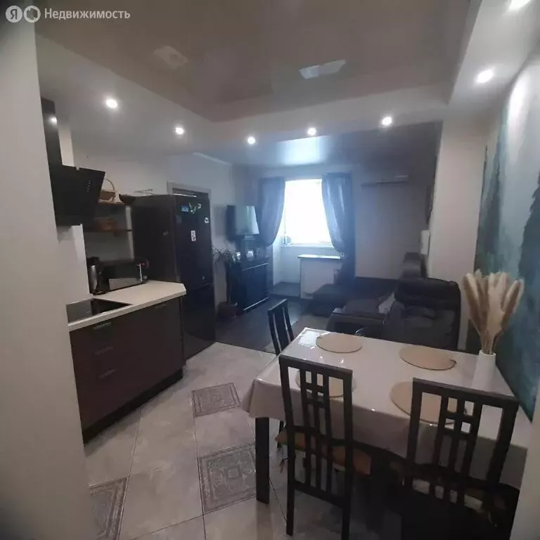 2-комнатная квартира: Саратов, улица имени Ф.А. Блинова, 18 (58.7 м) - Фото 2