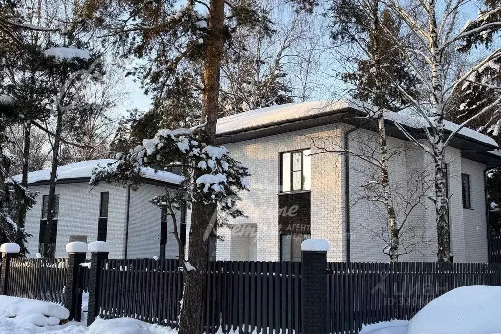 Дом в Москва д. Изварино, ул. 1-я Новоизваринская, 17/1 (167 м) - Фото 1