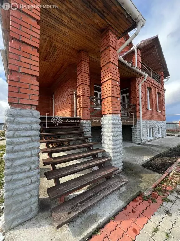 Дом в село Зоркальцево, улица Мира, 10 (315.3 м) - Фото 1