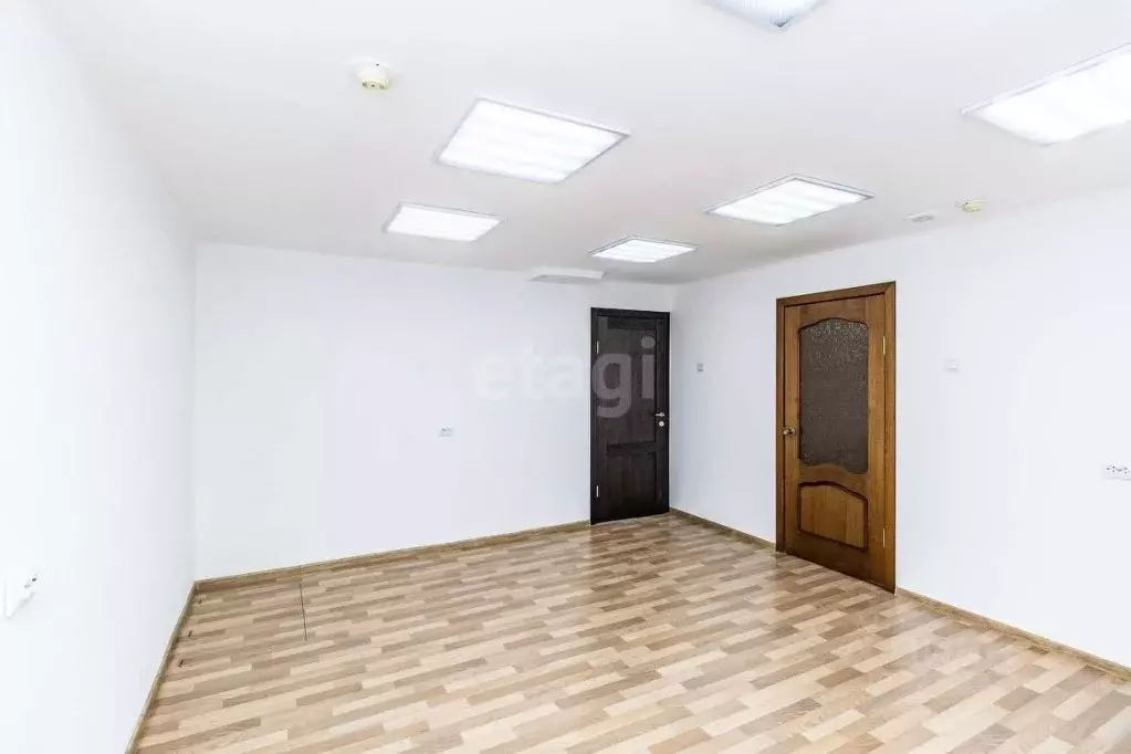 Помещение свободного назначения в Ханты-Мансийский АО, Сургут ул. ... - Фото 1