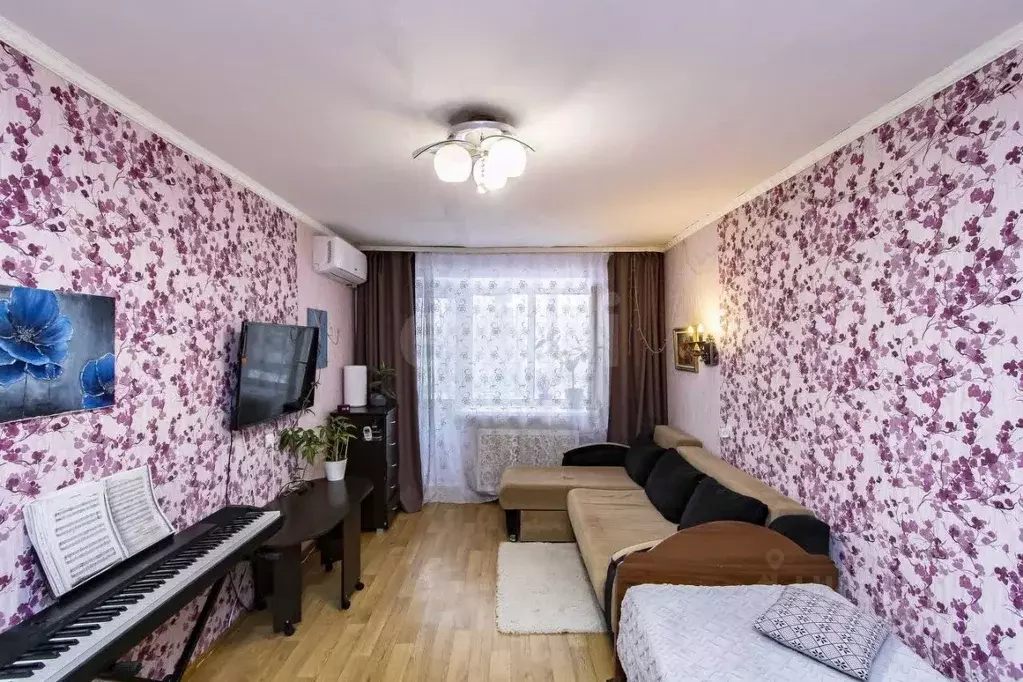 1-к кв. Тюменская область, Тюмень Харьковская ул., 52 (30.0 м) - Фото 1