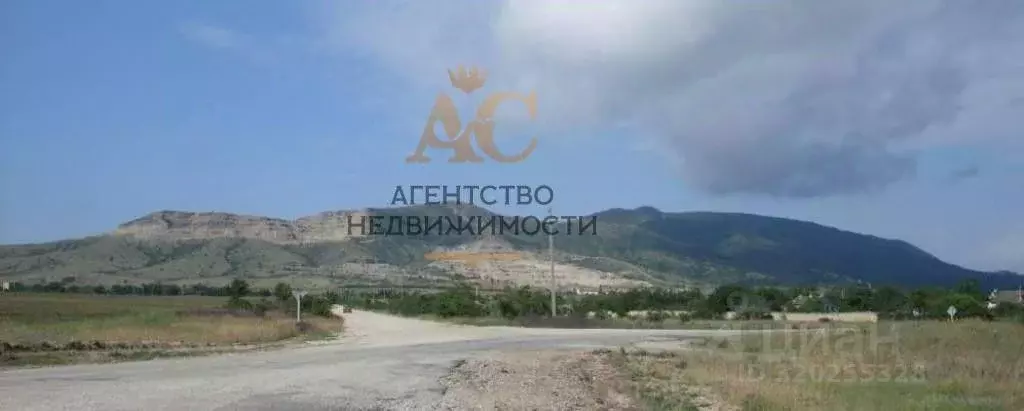 Участок в Крым, Кировский район, Журавское с/пос, с. Тутовка ул. ... - Фото 1